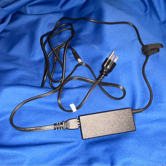 Dell PA-12 65W 9RN2C Laptop AC Adapter (HA65NS5-00) - Picture 3 of 4